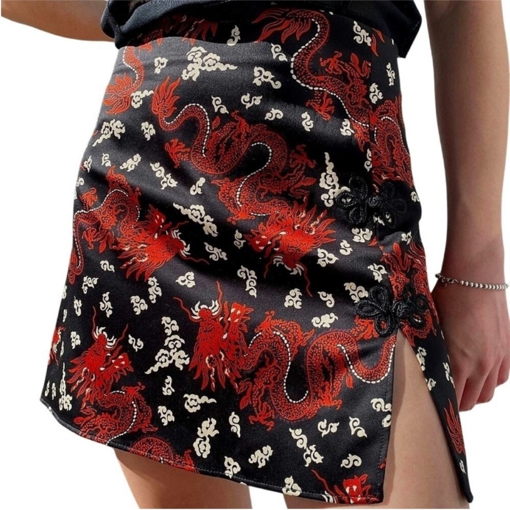 BNWT Zara Black and Red Chinese Dragon Floral Print Cut Out Skirt